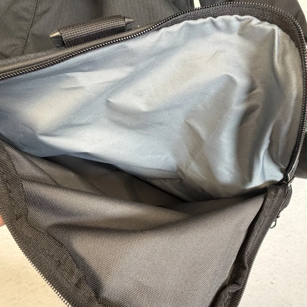 Nike Gatorade Large Duffel Bag Black White Swoosh Equipment Gym Travel NWT